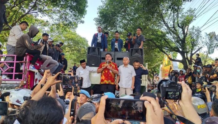 Massa Demo Pemakzulan Bupati Pati Sudewo Dibubarkan Setelah Audiensi DPRD