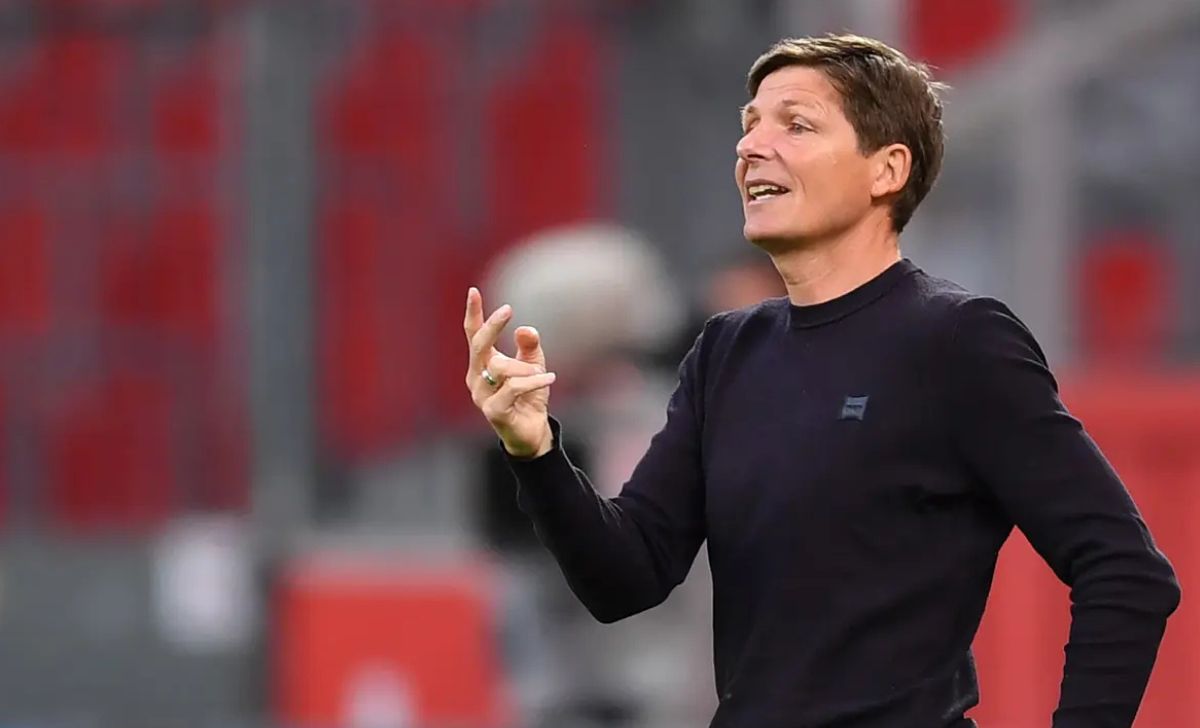 Oliver Glasner Buka Suara soal Rumor ke Manchester United, Tegaskan Fokus di Crystal Palace