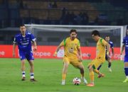 Thom Haye Jalani Debut Manis Bersama Persib Bandung