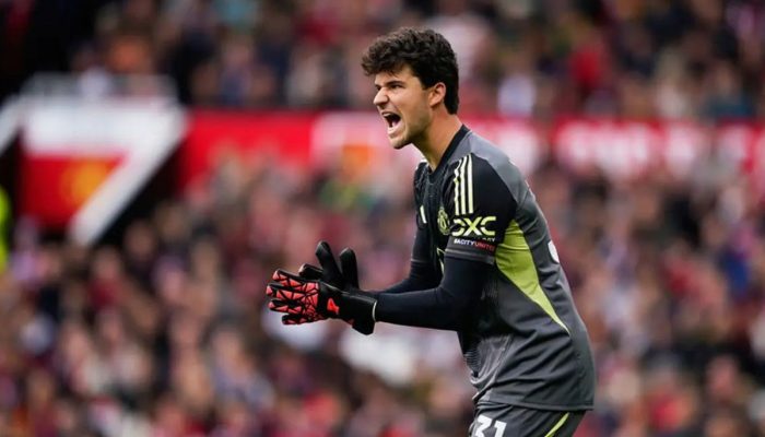 Ben Foster Kritik Keputusan MU Rekrut Senne Lammens, Bukan Emiliano Martinez atau Donnarumma