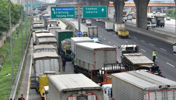 Kemnaker Wajibkan Dua Sopir untuk Trayek Jarak Jauh, Jam Kerja Maksimal 8 Jam per Hari
