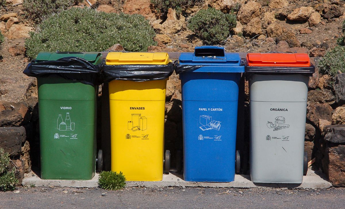 Perbedaan Sampah Organik & Anorganik Serta Cara Pengelolaannya