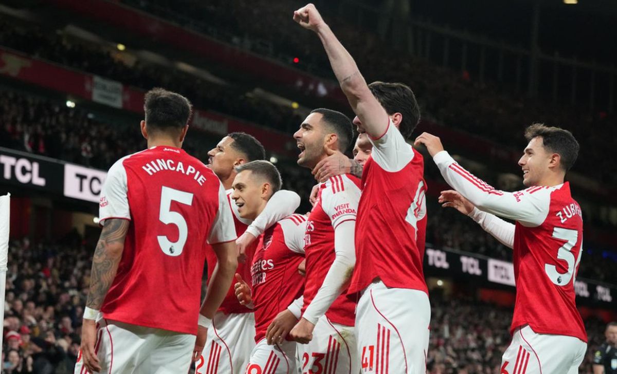 Arsenal Hajar Tottenham 4-1, Melesat di Puncak Klasemen dan Makin Difavoritkan Juara Premier League
