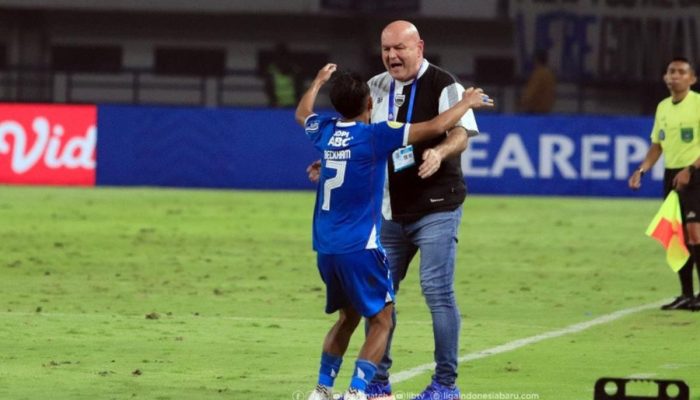 Bojan Hodak Pilih Bungkam Soal Kartu Merah Beckham Putra, Fokus Persib Beralih ke AFC Champions League Two