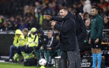 Go Ahead Eagles Siap Tampil All-Out Hadapi Stuttgart, Dean James Kembali Perkuat Lini Belakang