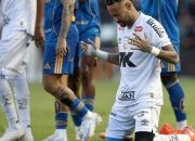 Neymar Bantu Santos Selamat dari Degradasi, Akan Jalani Operasi Lutut Kiri