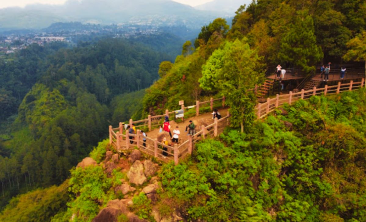 tebing keratorn tempat wisata di bandung