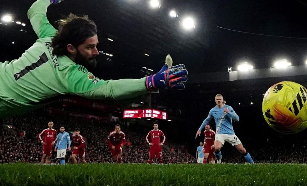 Haaland Pecah Telur di Anfield, Manchester City Taklukkan Liverpool 2-1