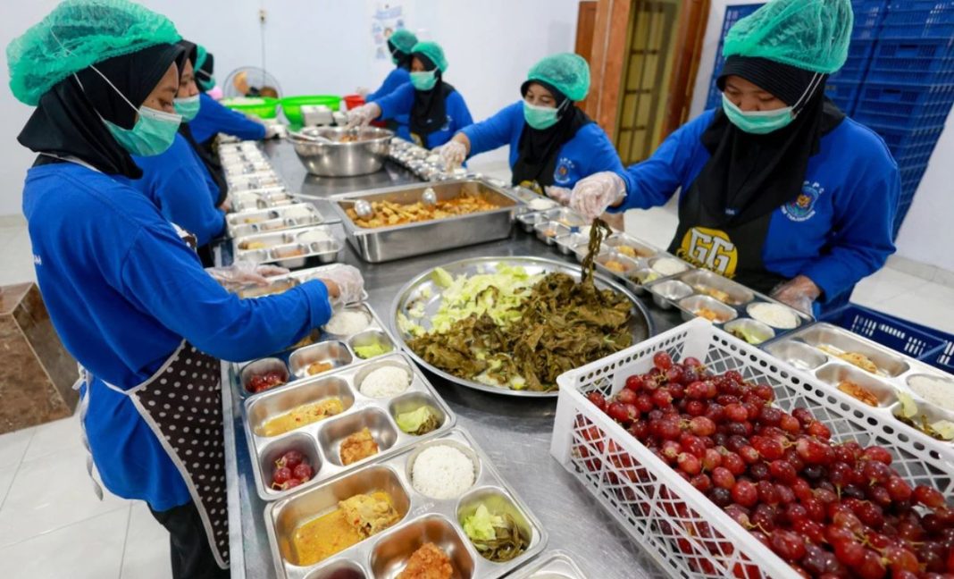 Program MBG Serap Hampir Satu Juta Tenaga Kerja, UMKM Ikut Terdongkrak